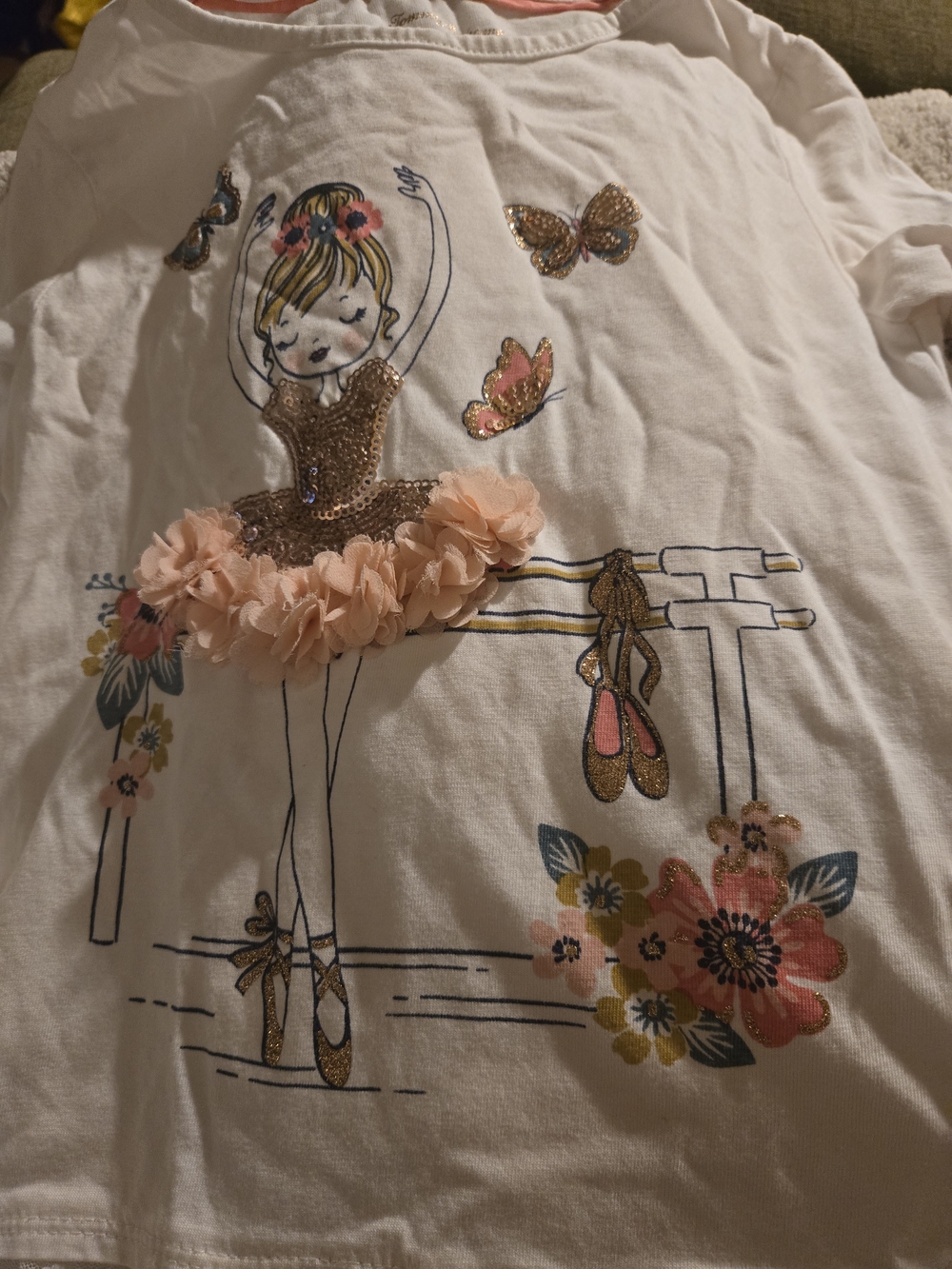 SeT. Girls White Top with Peach Ballerina Applique And Matching Leggings.